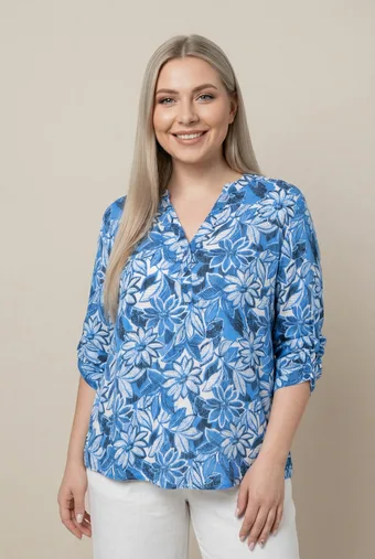 Modrá kvetinová blúzka